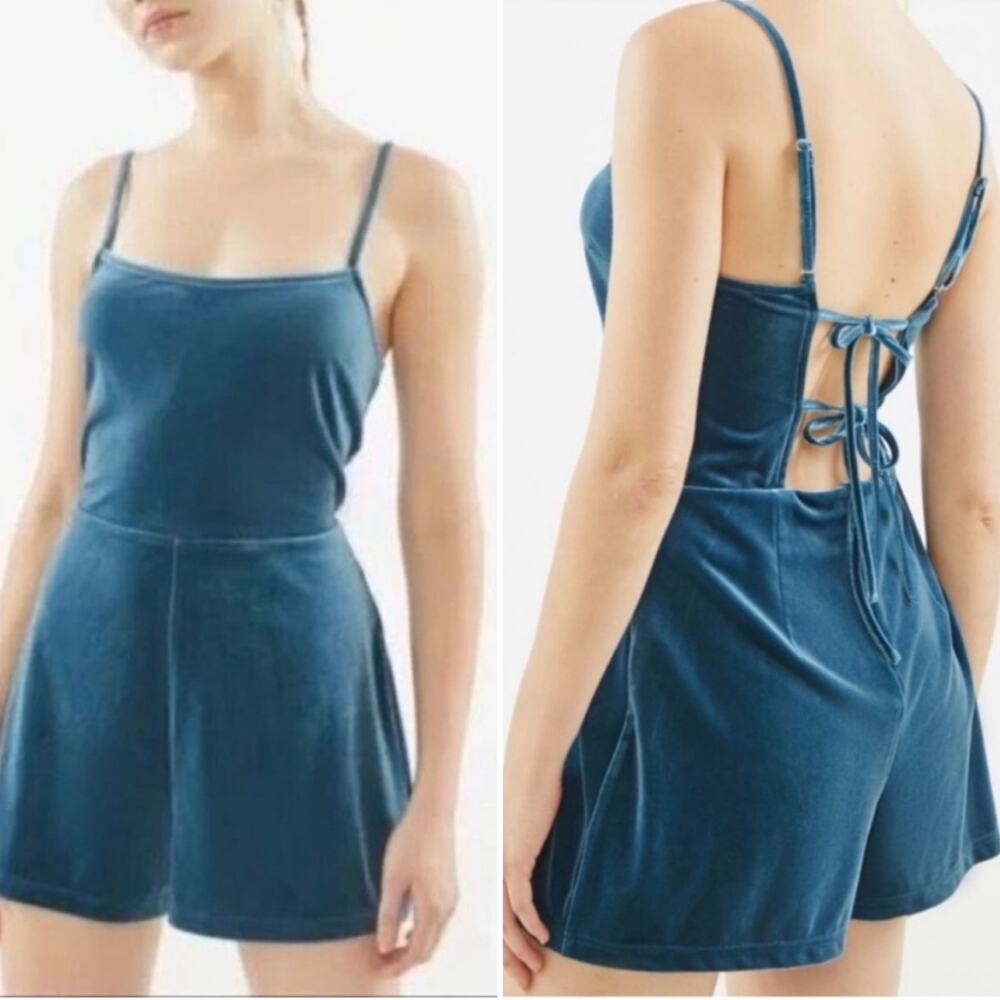 Urban Outfitters Size XS Luxe Teal Velvet Tie Back Sleeveless Romper NWT
